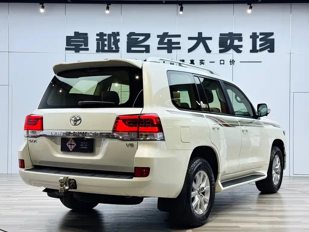 Toyota Land Cruiser 2020 — фото 7