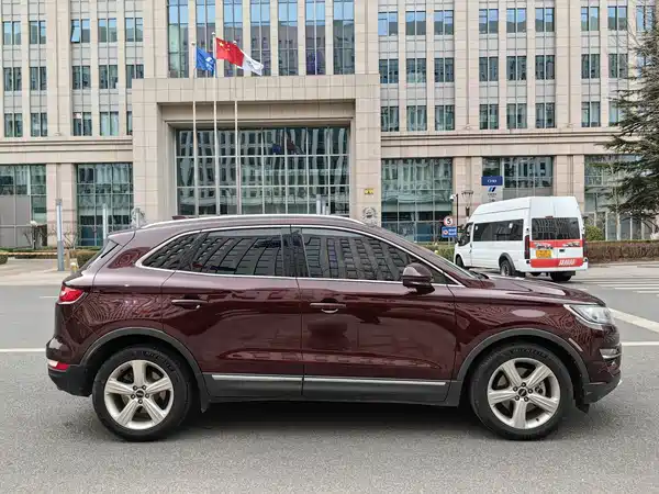 Lincoln MKC 2017