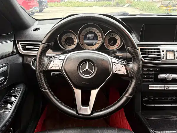 Mercedes-Benz E-Class 2015