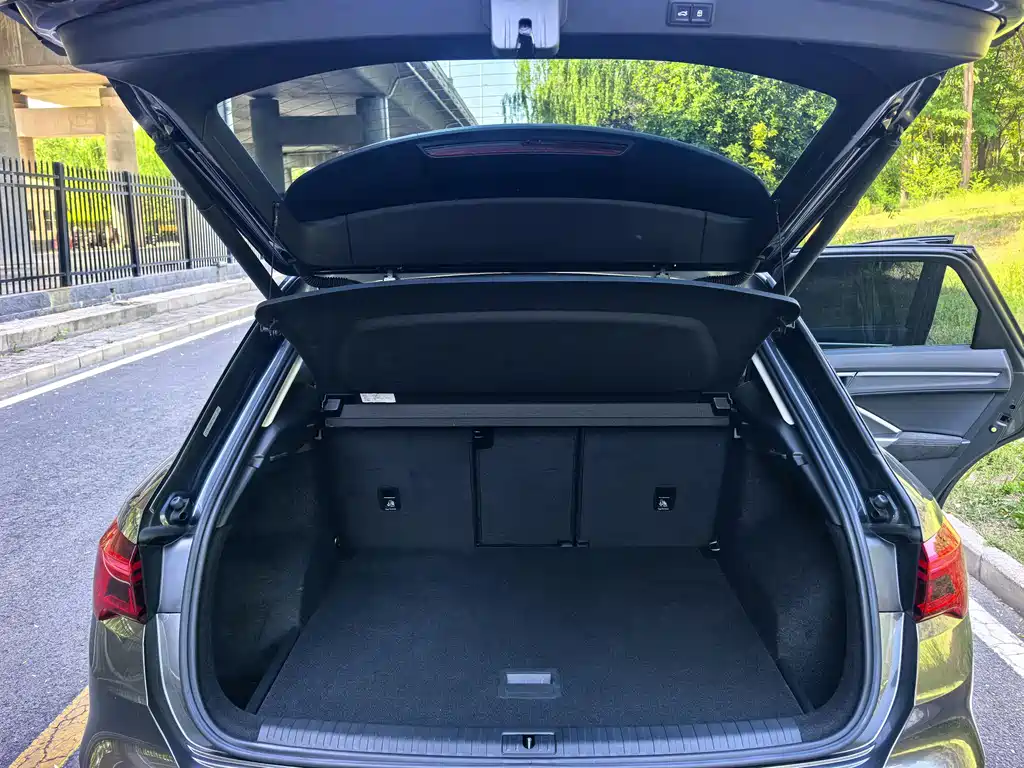 Audi Q3 2021 — фото 17