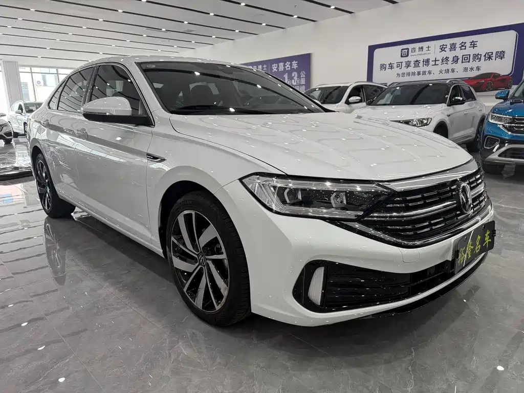 Volkswagen Sagitar 2022