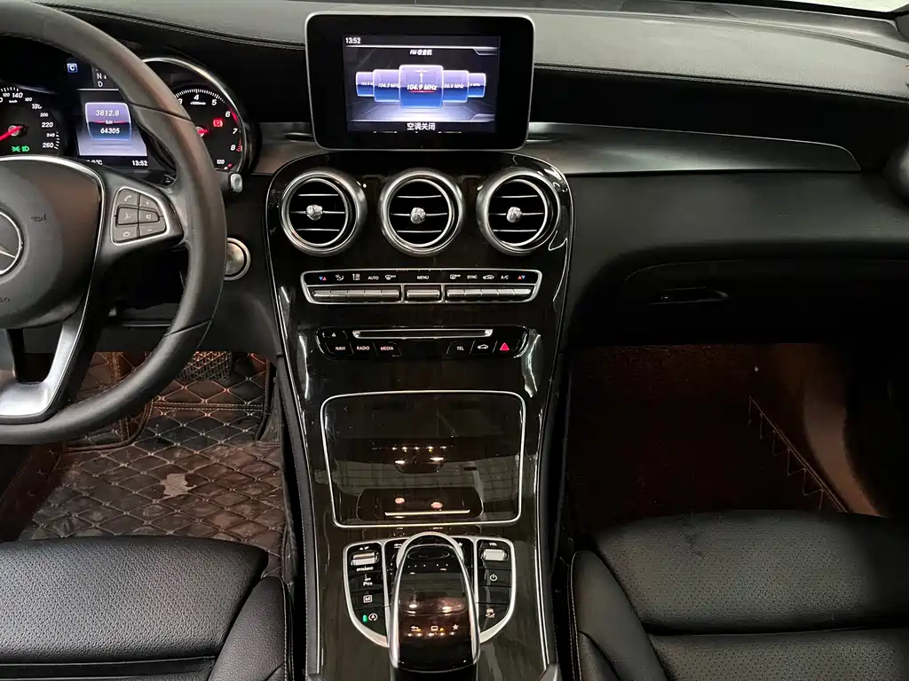Mercedes-Benz GLC 2016 — фото 11