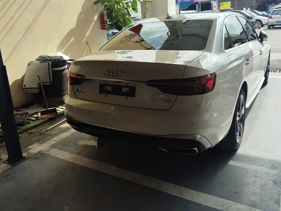 Audi A4L 2021