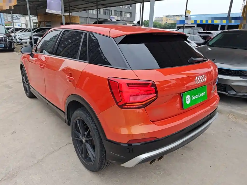 Audi Q2L 2019