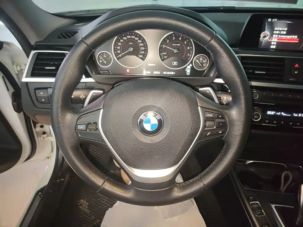BMW 3 Series 2016 — фото 11