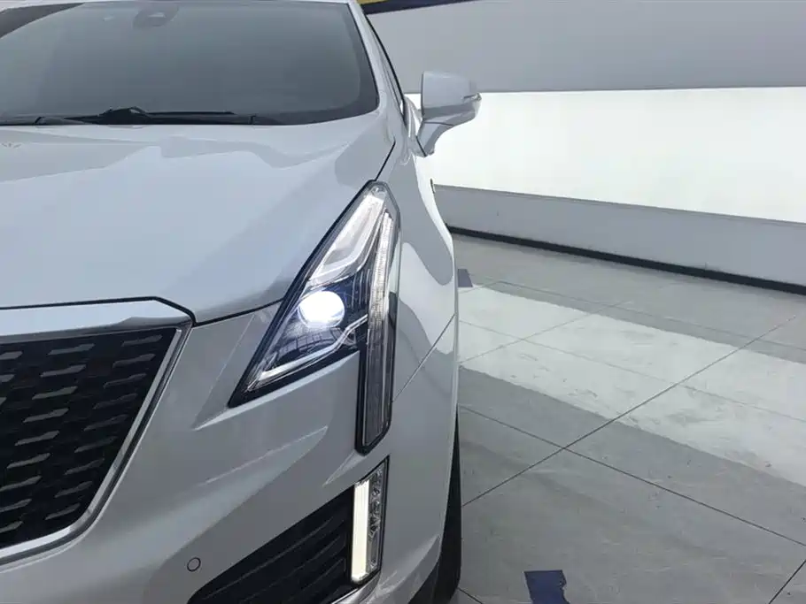 Cadillac XT5 2021 — фото 5