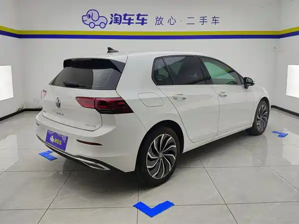 Volkswagen Golf 2023