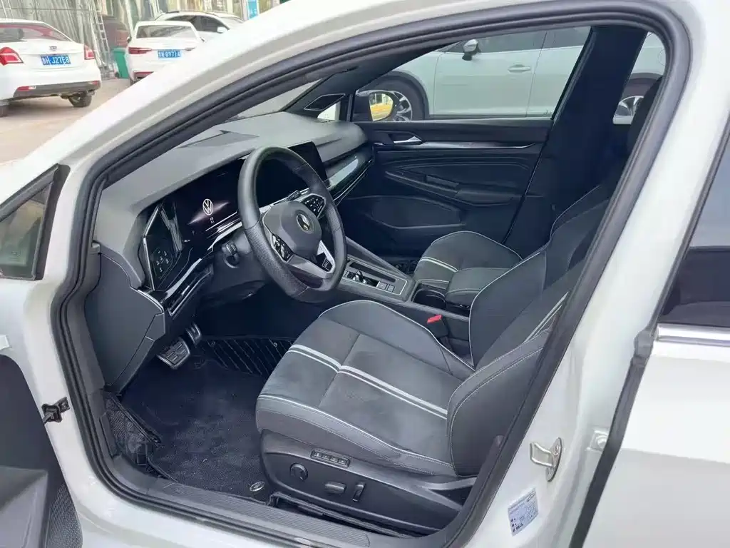 Volkswagen Golf 2023