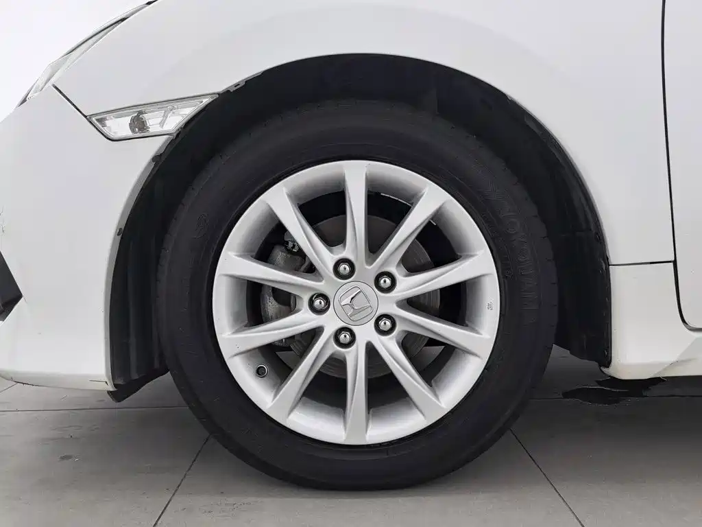 Honda Civic 2018 — фото 17