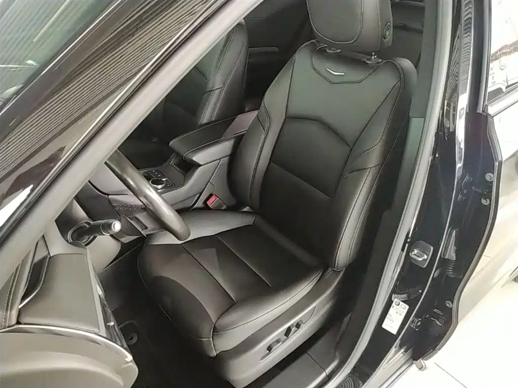 Cadillac XT4 2021 — фото 15