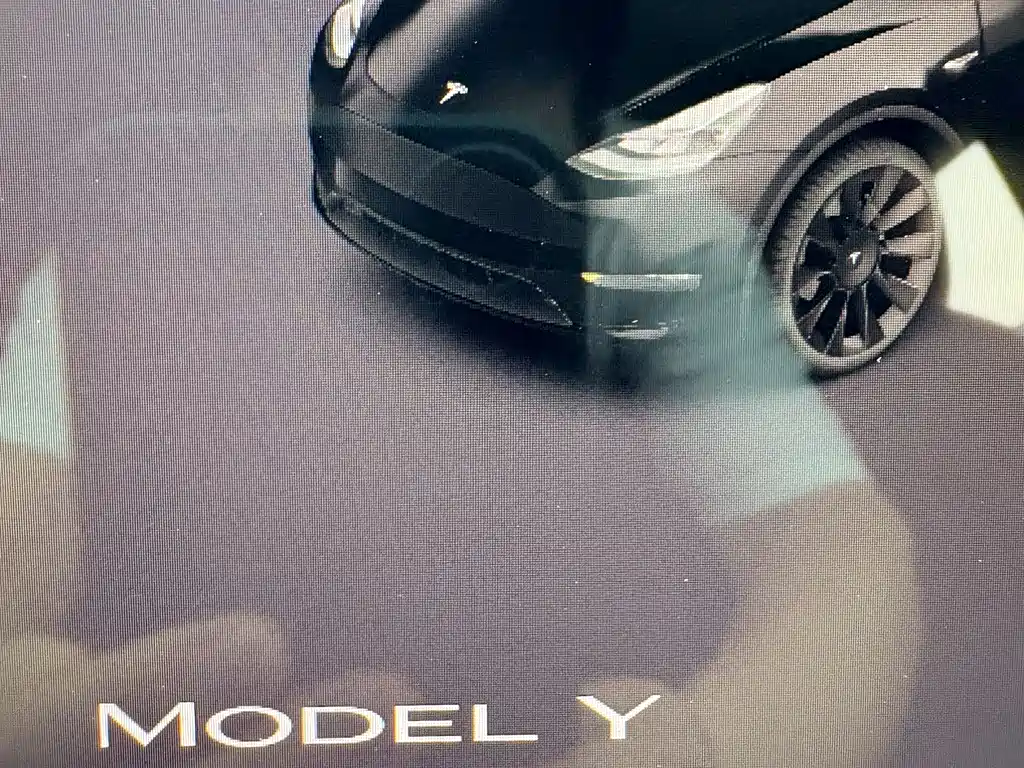 Tesla Model Y 2022 — фото 13