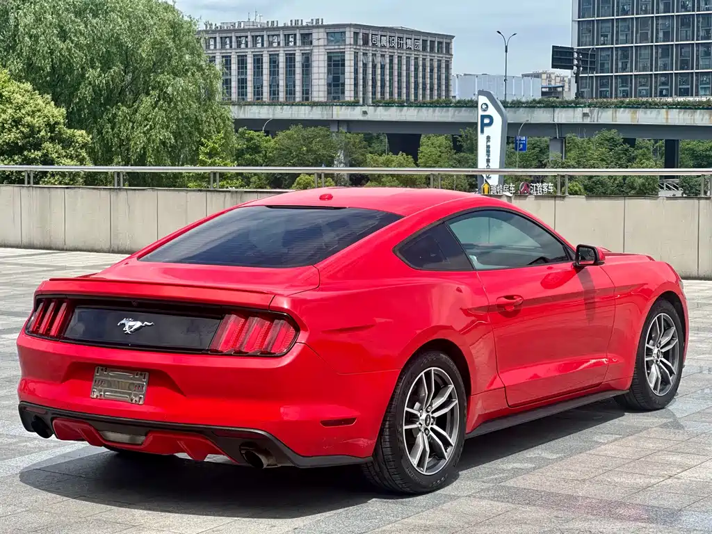 Ford Mustang 2018 — фото 13
