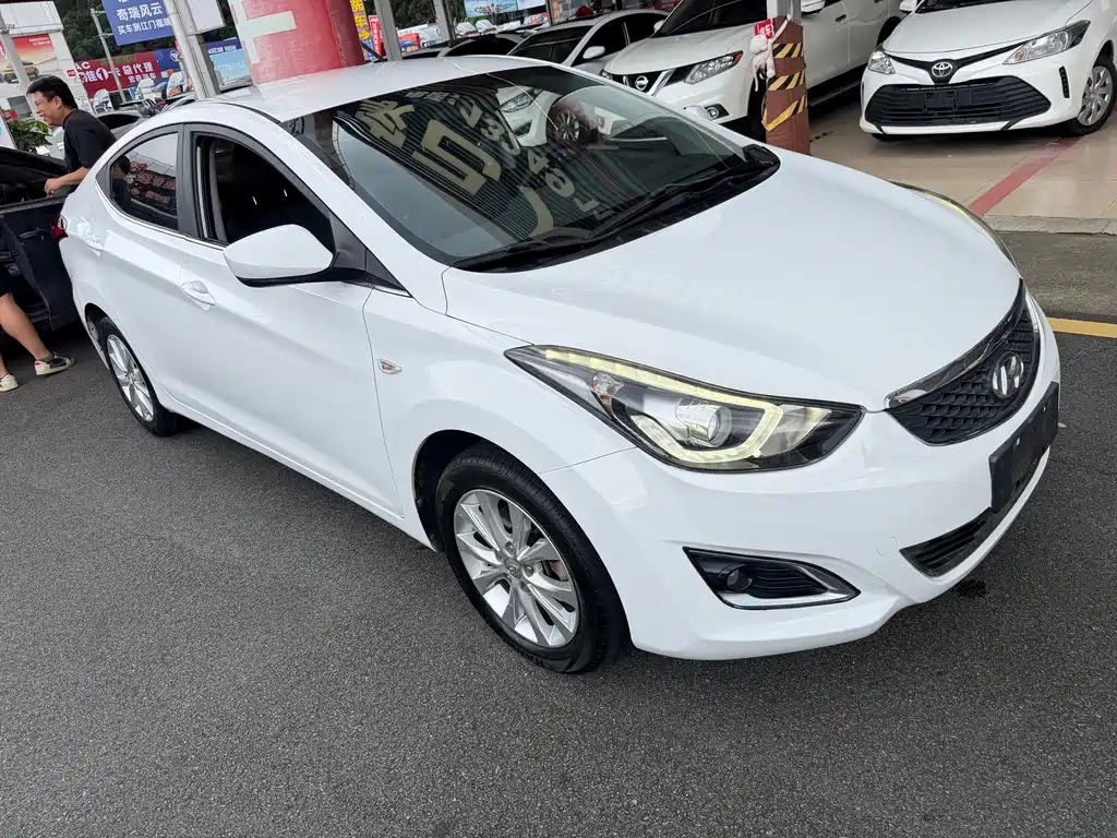 Hyundai Elantra Langdong 2017 — фото 6