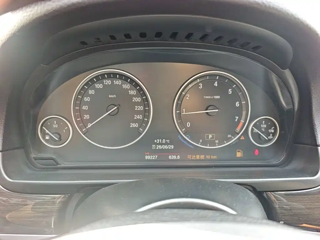 BMW 5 Series 2015 — фото 12
