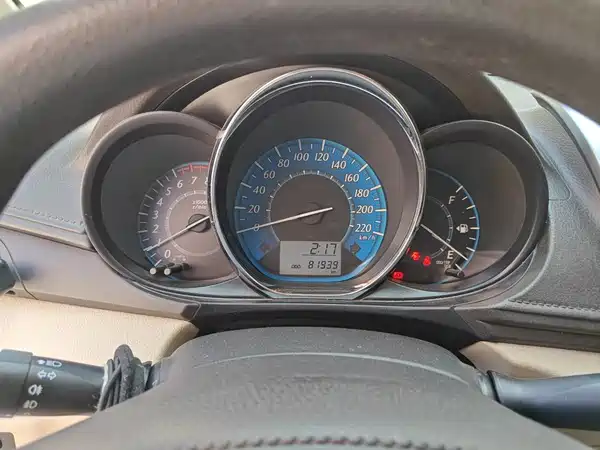 Toyota Yaris L 2014