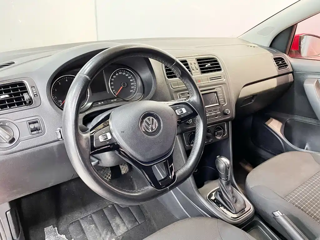 Volkswagen Polo 2017 — фото 17