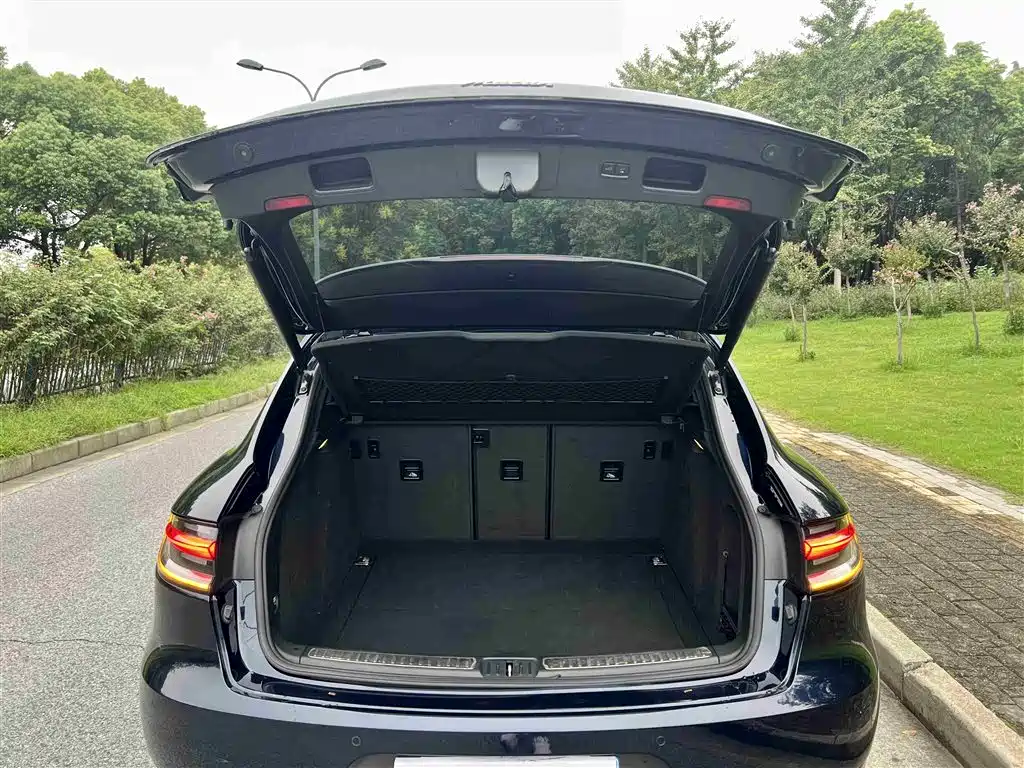 Porsche Macan 2019 — фото 13