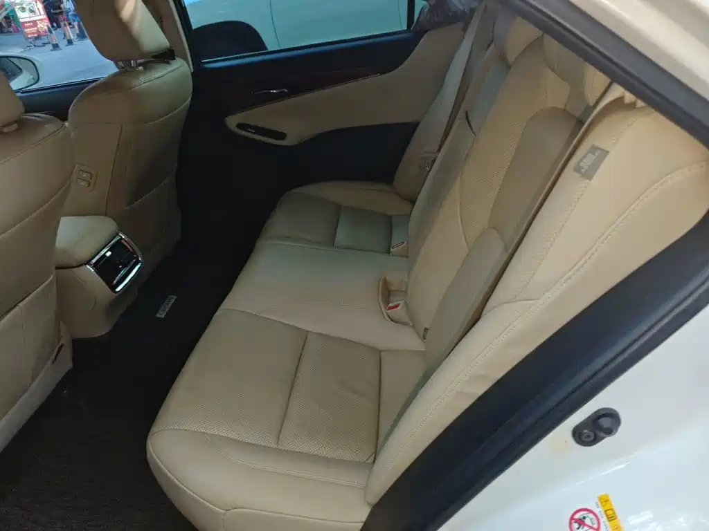 Toyota Crown 2016 — фото 13