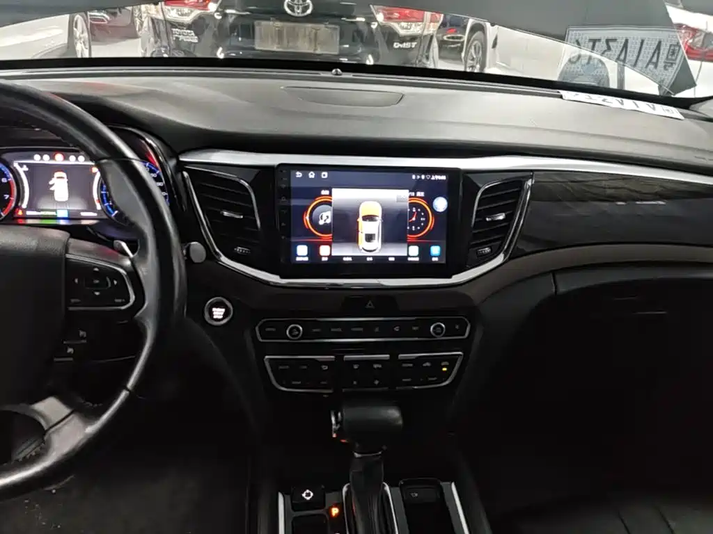 GAC Trumpchi GS8 2017 — фото 13