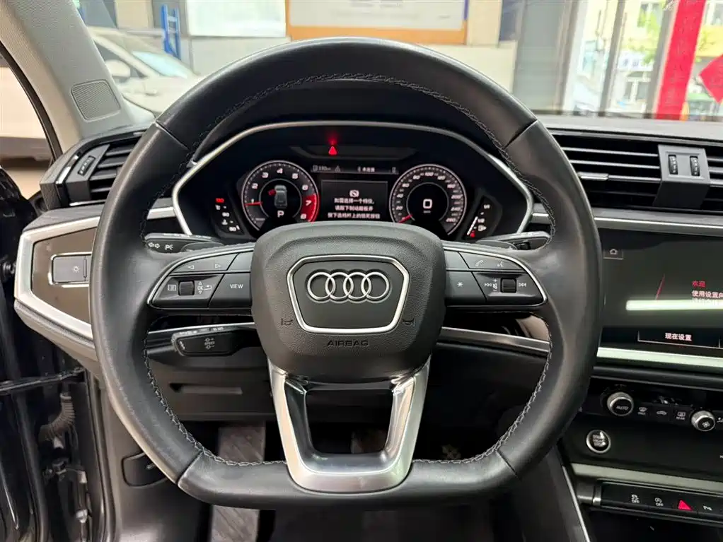 Audi Q3 2023 — фото 21