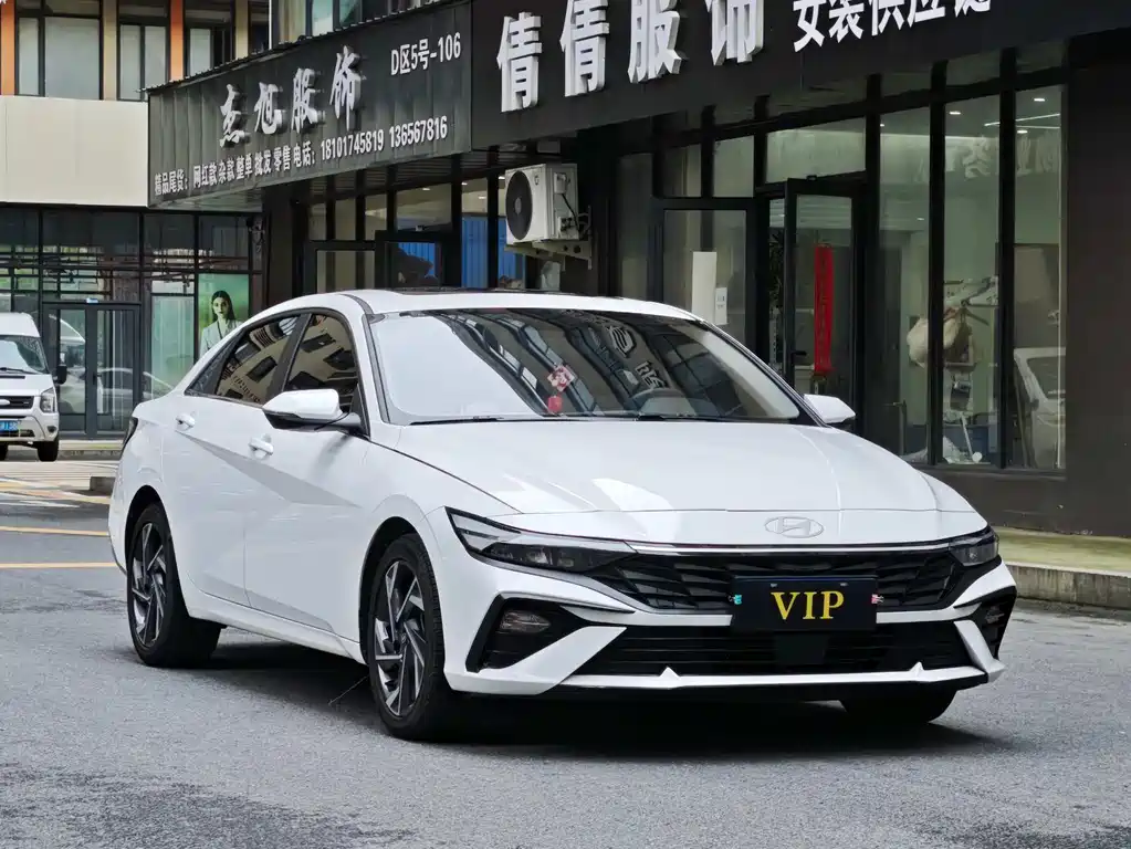 Hyundai Elantra 2025