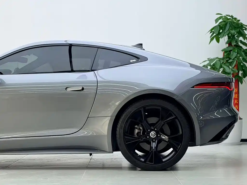 Jaguar F-TYPE 2024 — фото 14