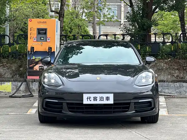 Porsche Panamera 2018