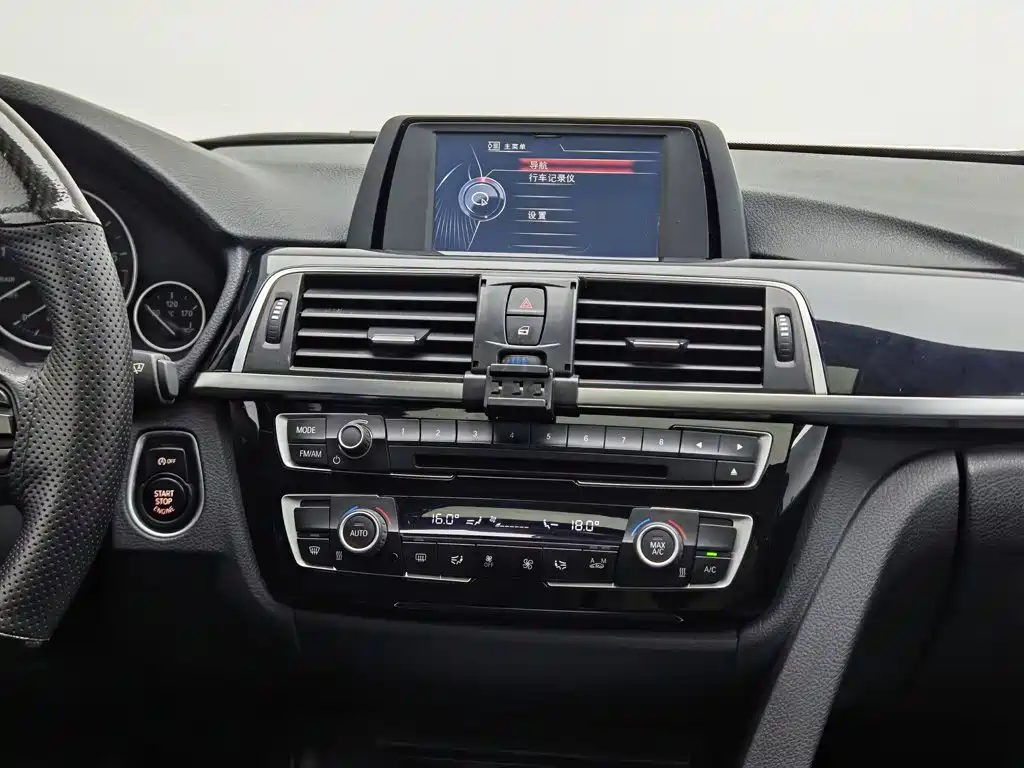 BMW 3 Series 2017 — фото 12