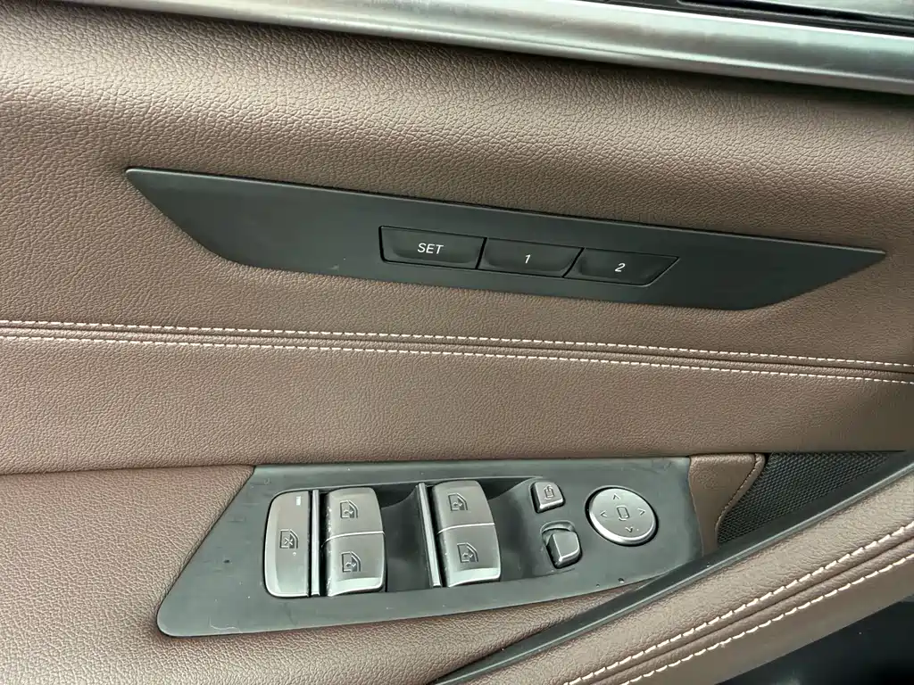 BMW 5 Series 2020 — фото 17