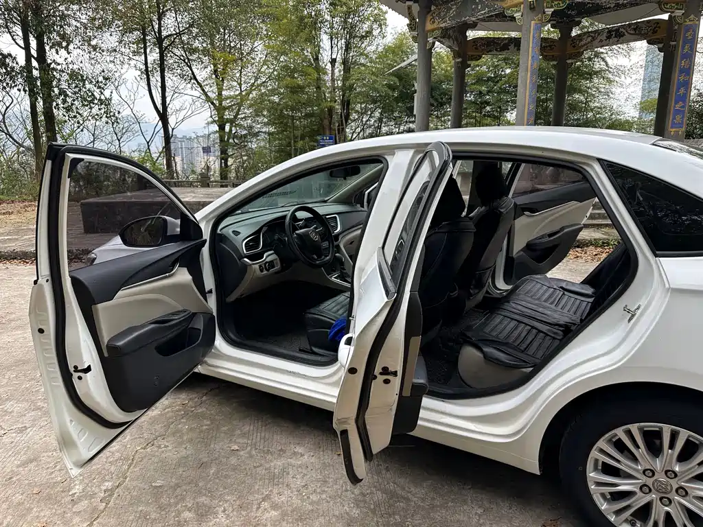 Buick Excelle 2015 — фото 22