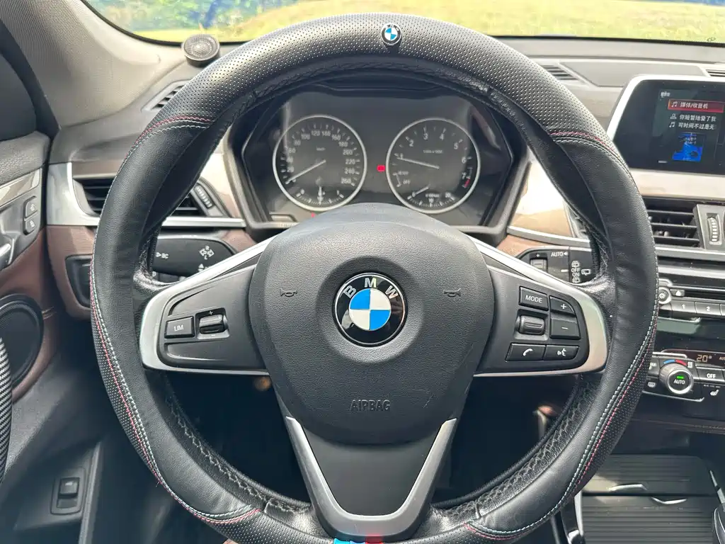 BMW X1 2018 — фото 16