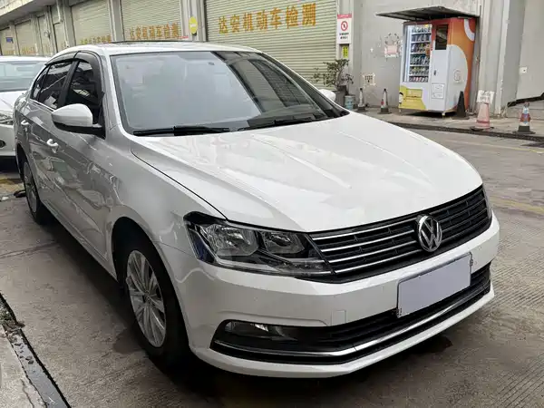 Volkswagen Lavida 2015