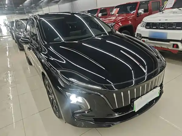 Hongqi E-QM5 2024