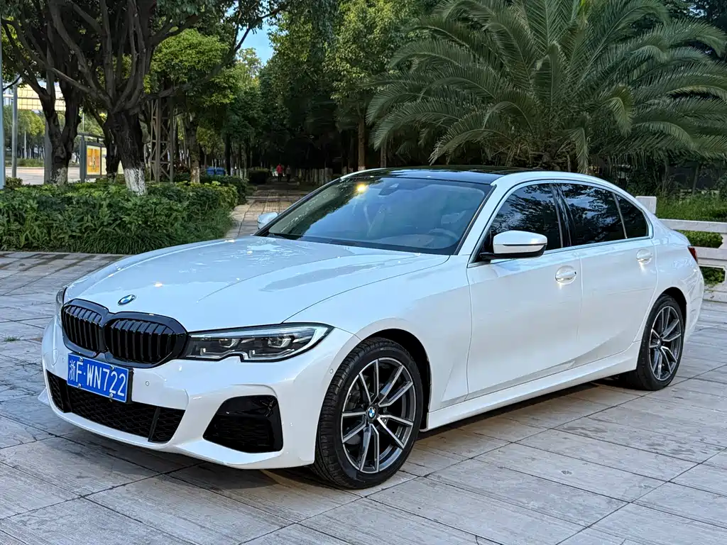 BMW 3 Series 2021 — фото 1