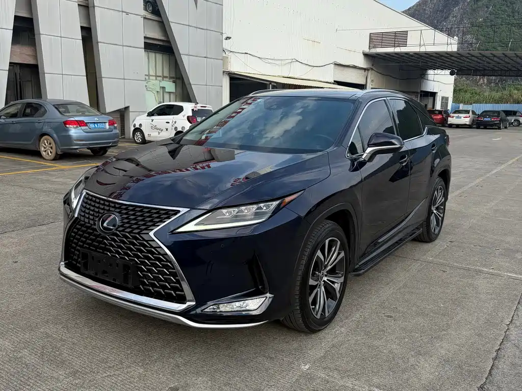 Lexus RX 2020 — фото 1