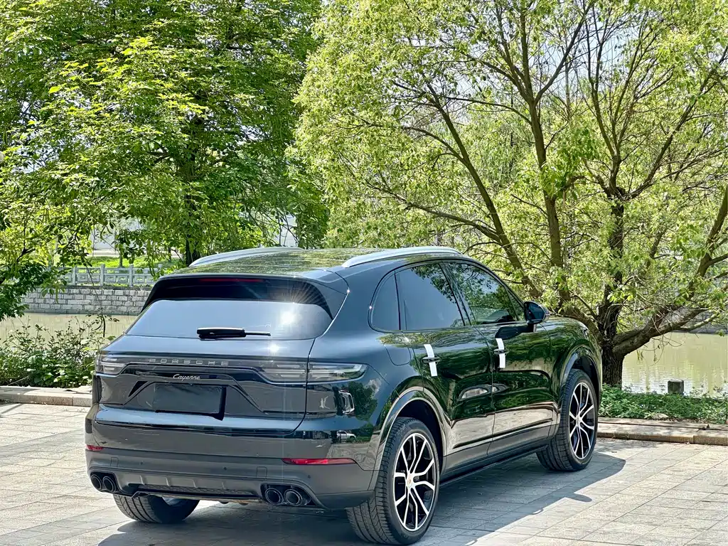 Porsche Cayenne 2023