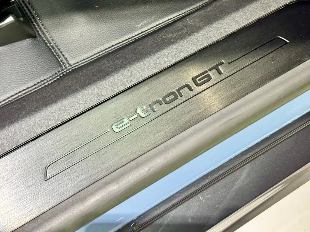Audi e-tron GT 2024 — фото 29