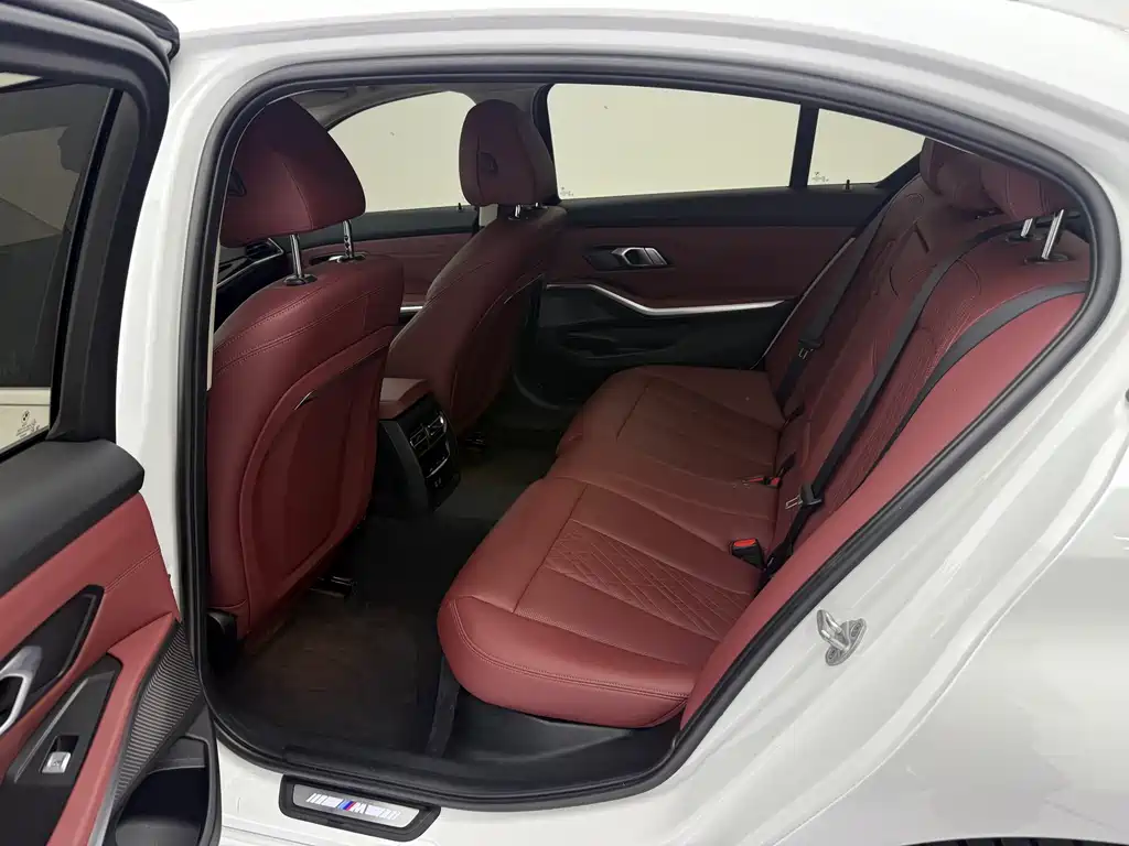 BMW 3 Series 2023 — фото 15
