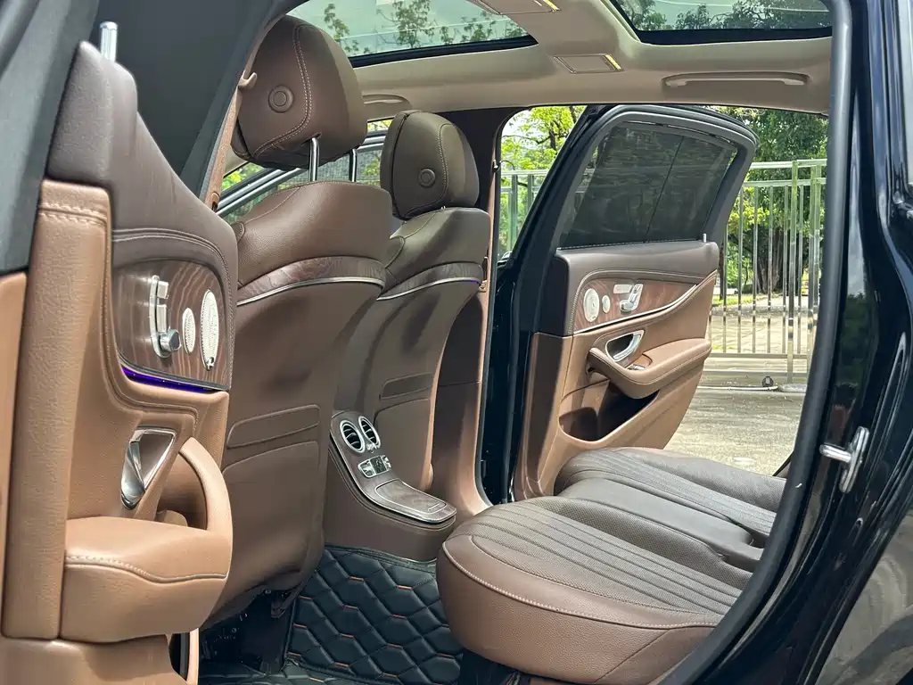 Mercedes-Benz E-Class 2023