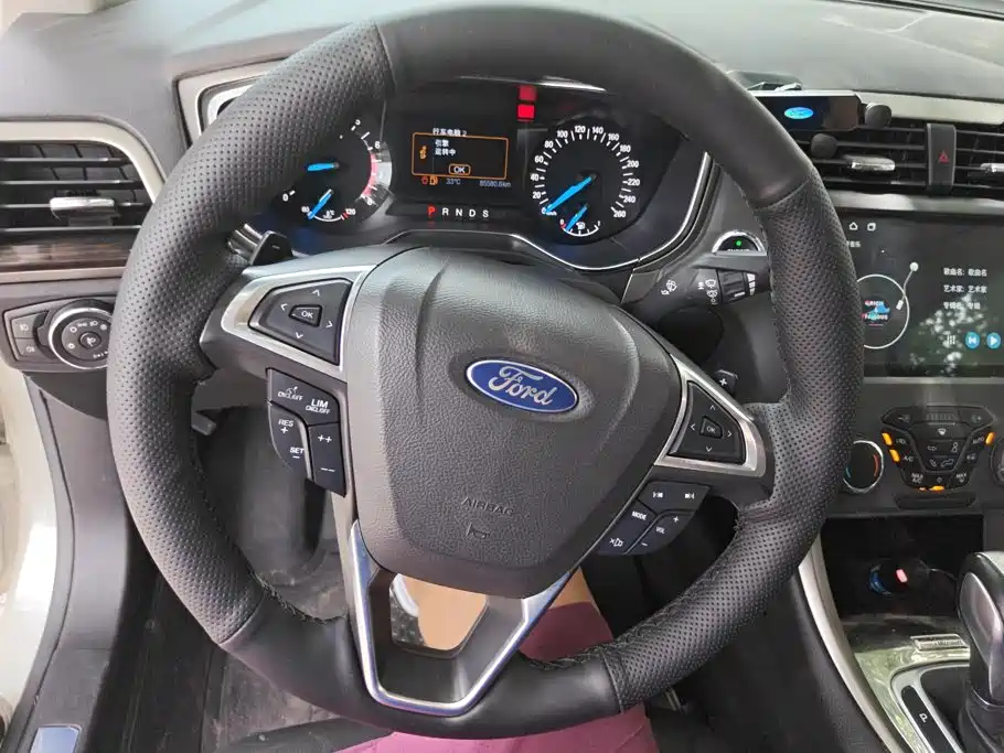 Ford Mondeo 2015 — фото 15