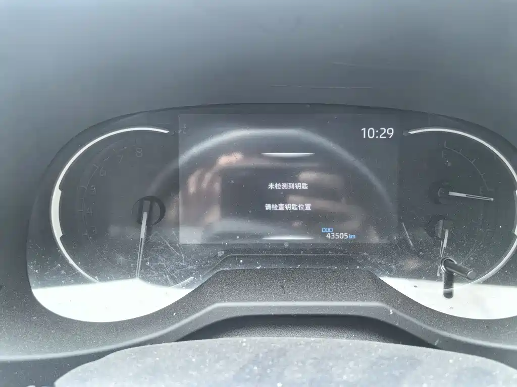 Toyota RAV4 2021 — фото 10