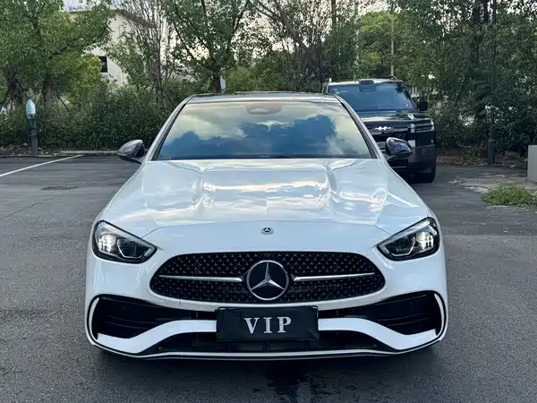 Mercedes-Benz C-Class 2024