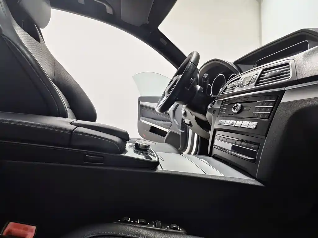 Mercedes-Benz E-Class 2016 — фото 14