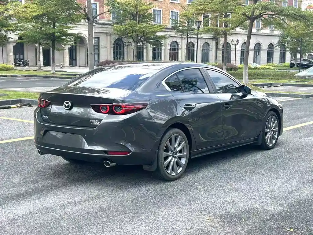 Mazda 3 Axela 2021 — фото 5