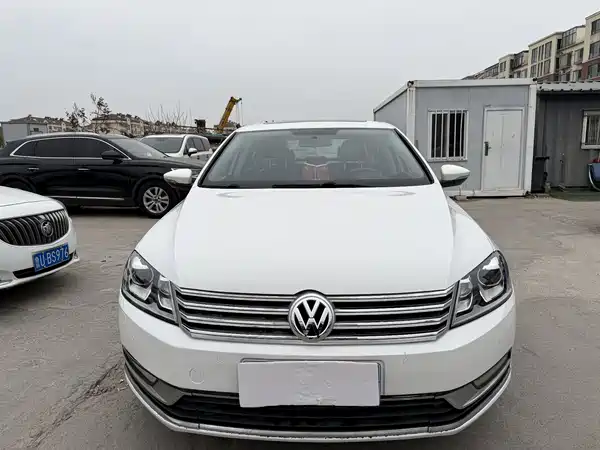 Volkswagen Magotan 2012