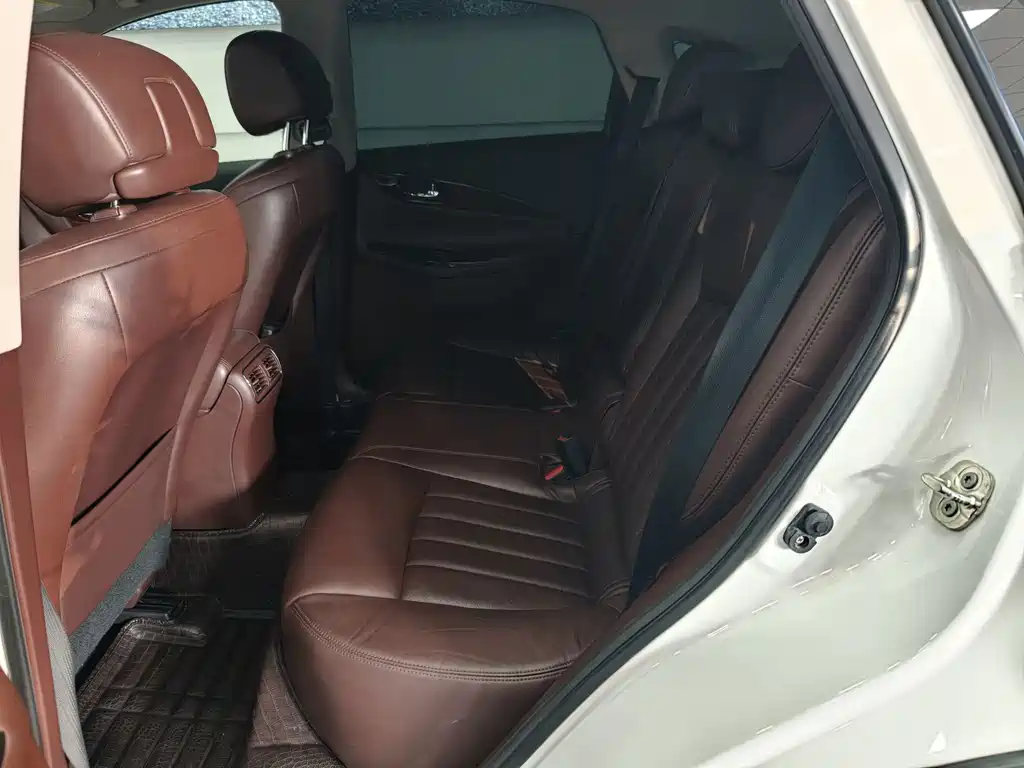 Infiniti QX50 2015 — фото 12