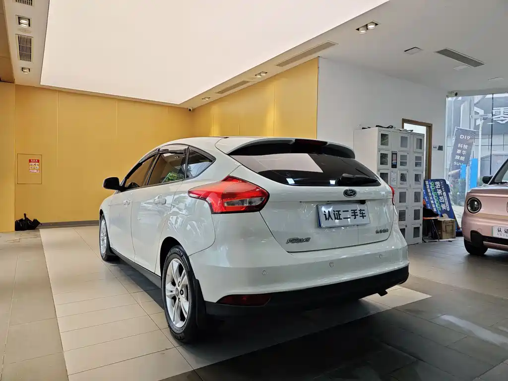 Ford Focus 2016 — фото 25