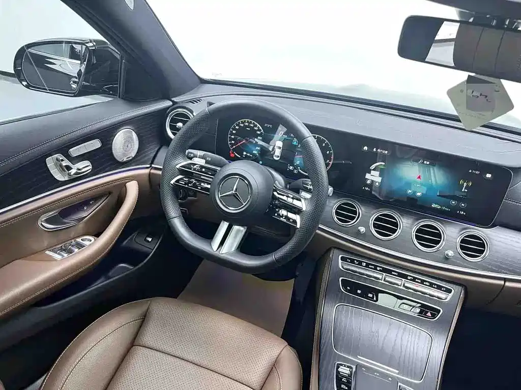 Mercedes-Benz E-Class 2023 — фото 10