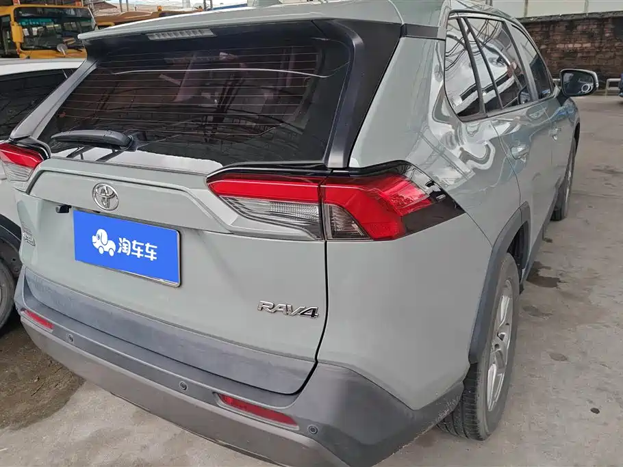 Toyota RAV4 2021