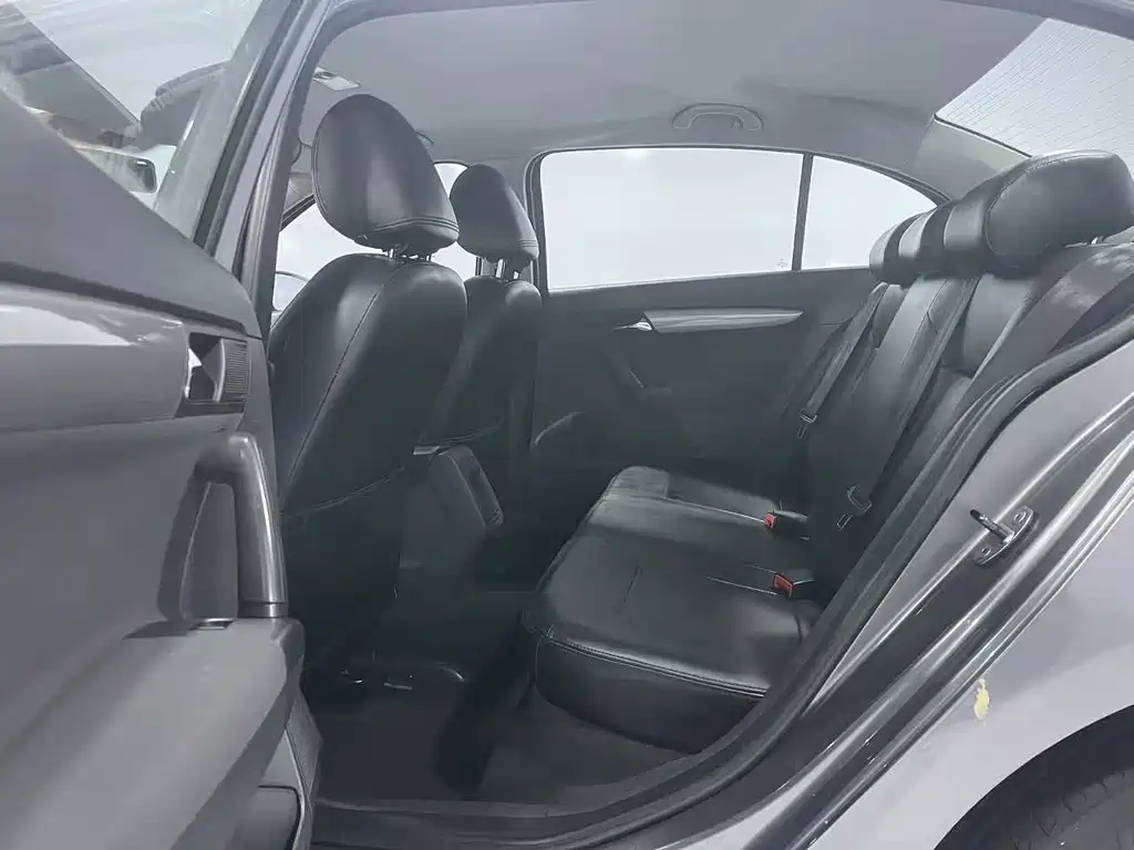 Volkswagen Lavida 2013